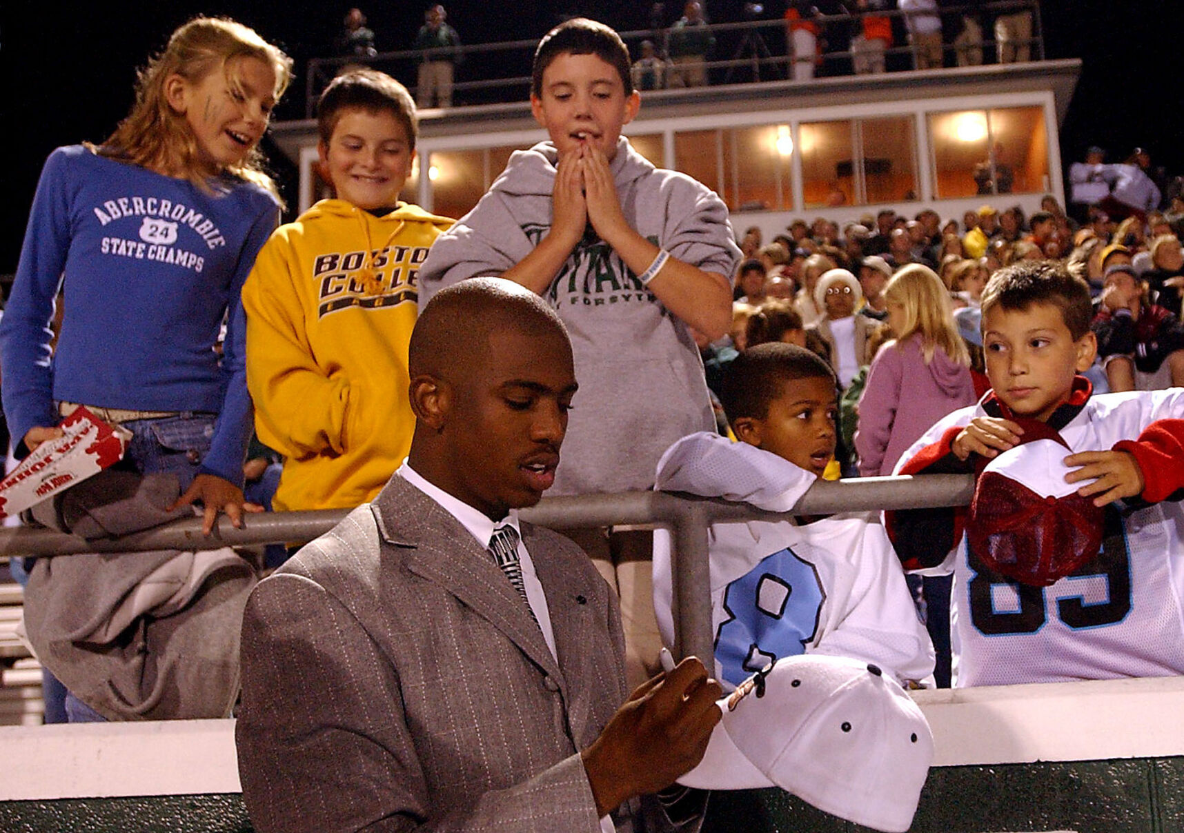 CHRIS PAUL AND FANS